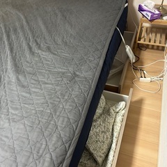 【話中/無料】ニトリ プレミアム クイーンマットレス＋高級ベッドフレーム セット（状態良好）の画像