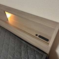 【話中/無料】ニトリ プレミアム クイーンマットレス＋高級ベッドフレーム セット（状態良好）の画像