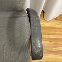 キャスター肘掛け付ビジネスチェアーの画像