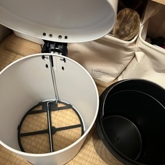 ゴミ箱の画像