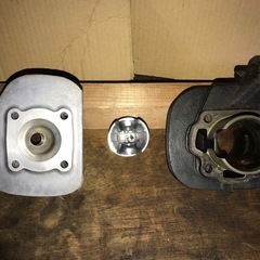 スズキ原付　薔薇　ピストン、シリンダー、シリンダーヘッドの画像