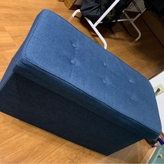 座れる収納ボックスの画像