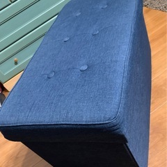 座れる収納ボックスの画像