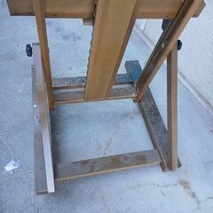 木製　　イーゼル　キャスター付きの画像