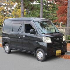 車検Ｒ９年２月２４日　ハイゼット　カーゴ　クルーズ　バン　軽バン　後期型　希少ブラック　走行小　配達　運搬の画像