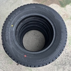 新品スタッドレスタイヤ　13インチの画像