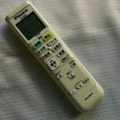 2016年製エアコン、冷却ガスが抜けてますが、使えるはずの画像