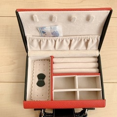 【新品未使用】VERNAL 赤 合成皮革 パーティーバッグの画像