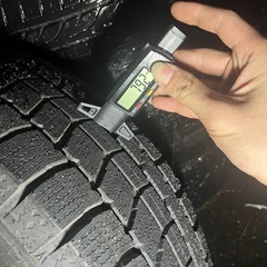 195/65r1591Qスタッドレスタイヤ36週22年製とアルミホイール4本セットの画像