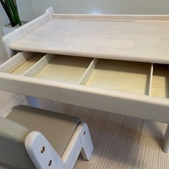 新品未使用　キッズデスクチェアー 天然木の画像