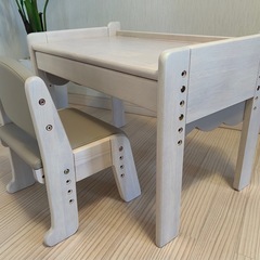 新品未使用　キッズデスクチェアー 天然木の画像