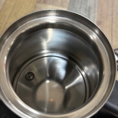 美品 アイリスオーヤマ 0.8L 電気ケトル IKE-C800T-H 2024年製 チャコール 湯漏れ防止ドリップケトル 温調タイプの画像