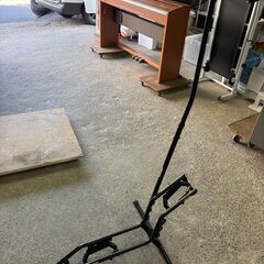 【美品】MINOURA メンテナンススタンド（縦置き・前輪ホルダー付き）の画像