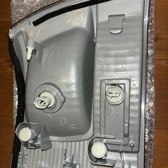 超希少 新品　100系ハイエースワゴン　 純正新品ヘッドライト左右4点セットの画像