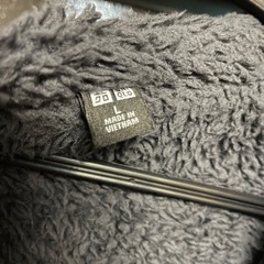 黒 フルジップ フード付きパーカーの画像