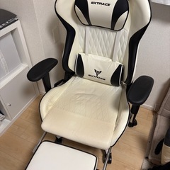 ゲーミングチェアの画像