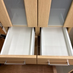☆ドリーム荒牧店☆ジモティー割引有☆【クリーニング済み】2枚扉食器棚の画像