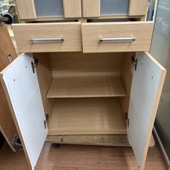 ☆ドリーム荒牧店☆ジモティー割引有☆【クリーニング済み】2枚扉食器棚の画像