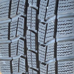 スタッドレスタイヤ4本の画像