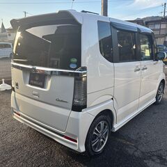 【総額コミコミ】広島発プライムゲート28年NBOXカスタム　GLパッケージ　後期モデル　車検令和９年３月まで　ワンオーナー　純正ナビ　バックカメラ　地デジテレビ　ブルートゥース対応　ETC　左パワースライドドア　HIDライト　フォグライト　純正14インチアルミホイール　スマートキー　タイミングチェーン　修復歴無し　ディーラー系オートオークション仕入　軽自動車　格安の画像