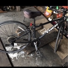 トレック　クロスバイクFX7.4 の画像