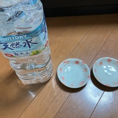 お皿の数々の画像