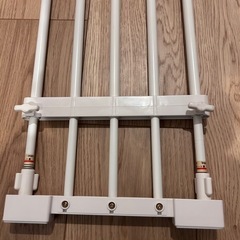 伸縮突っ張り棚の画像