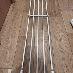 伸縮突っ張り棚の画像