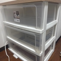 ベッドフレームとスプリングマットレスとウッドトップですの画像