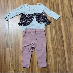 グレー長袖トップスと薄紫　パンツセット　まとめ売り　SLAPSLIP 保育園着　80センチの画像