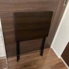 折り畳みテーブルの画像