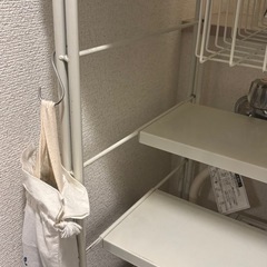 ランドリーラック 洗濯機収納 ホワイトスチール 引き出しバスケット 可変棚の画像