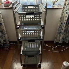 🌹キャスター付きワゴン　バスケット4個付き　⚠️取引日限定⚠️🌹の画像