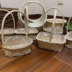 各種カゴなどの画像