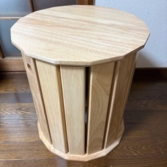 スツール4脚　サイドテーブルの画像