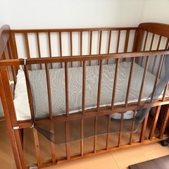 ベビーベッドの画像