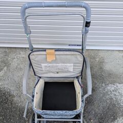 シルバーカー、高齢者買物カートの画像