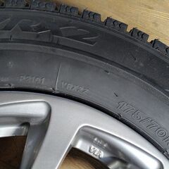 冬★1番人気★ブリヂストン【95％富山】175/70R14 ヤリス ヴィッツ アクア カローラ フィールダー ポルテ シエンタ フィット ４本 VRX2の画像