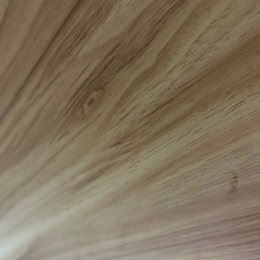 カウンターテーブル付き食器棚の画像