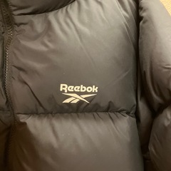 Reebok ダウン　Lサイズの画像