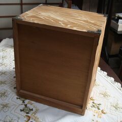 ★民芸調　小物入れ　木製なので、とても雰囲気あります！の画像