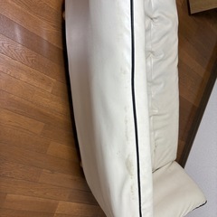 足つきローソファーの画像