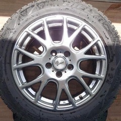 【2021年製】17インチ　スタッドレスタイヤ 4本セット(ホイール付)の画像