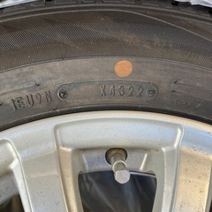 プリウス50系等対応スタッドレスタイヤ(ホイール付き)4本の画像