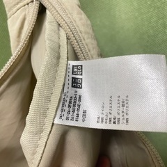 ユニクロのショルダーバッグの画像