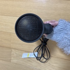 数回利用のみのほぼ未使用  12/21頃まで サロニア ドライヤーの画像