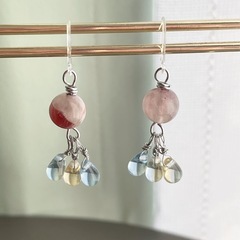 トルマリンとチェコの樹脂ピアスの画像