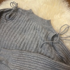 OLIVE des OLIVE 肩あきリボンリブプルオーバー グレーの画像