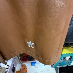 アディダスフェイクレザーコートの画像