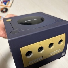 Nintendo Switch（スマブラ仕様）＋キューブの画像